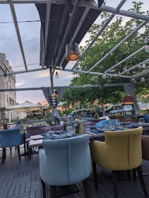 Tempera Streetfood & Bar