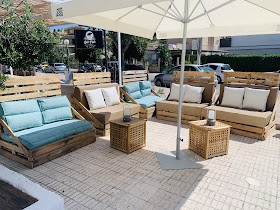 Dos Pins Grill & Restaurant