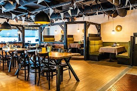 Bistro & Pub Hilpeä Hirvi